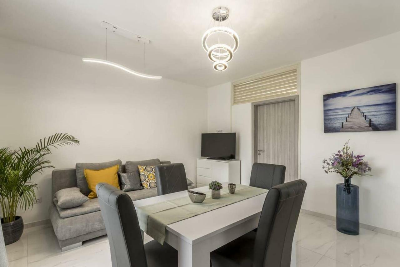 Royal Silver Apartment 沃迪切 外观 照片