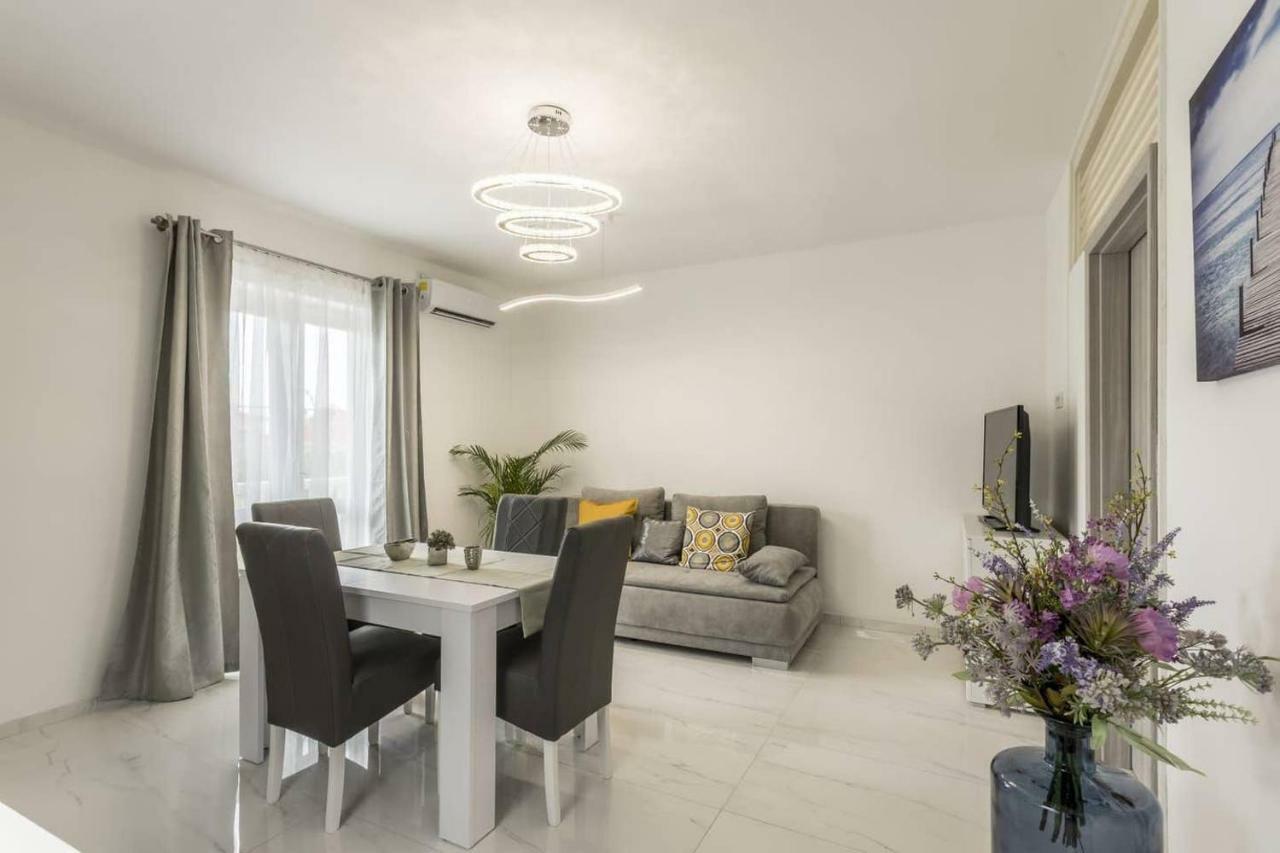 Royal Silver Apartment 沃迪切 外观 照片