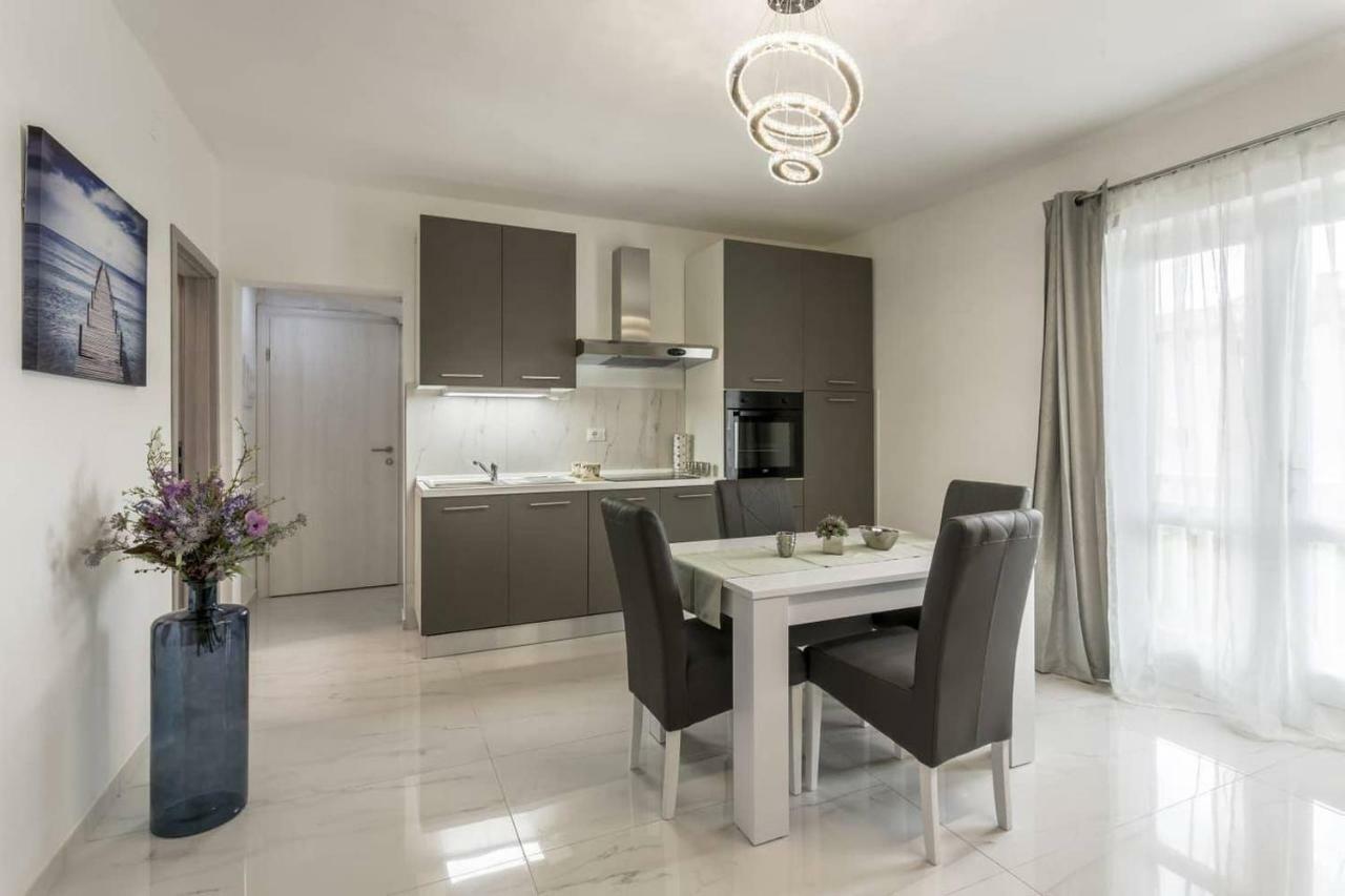 Royal Silver Apartment 沃迪切 外观 照片